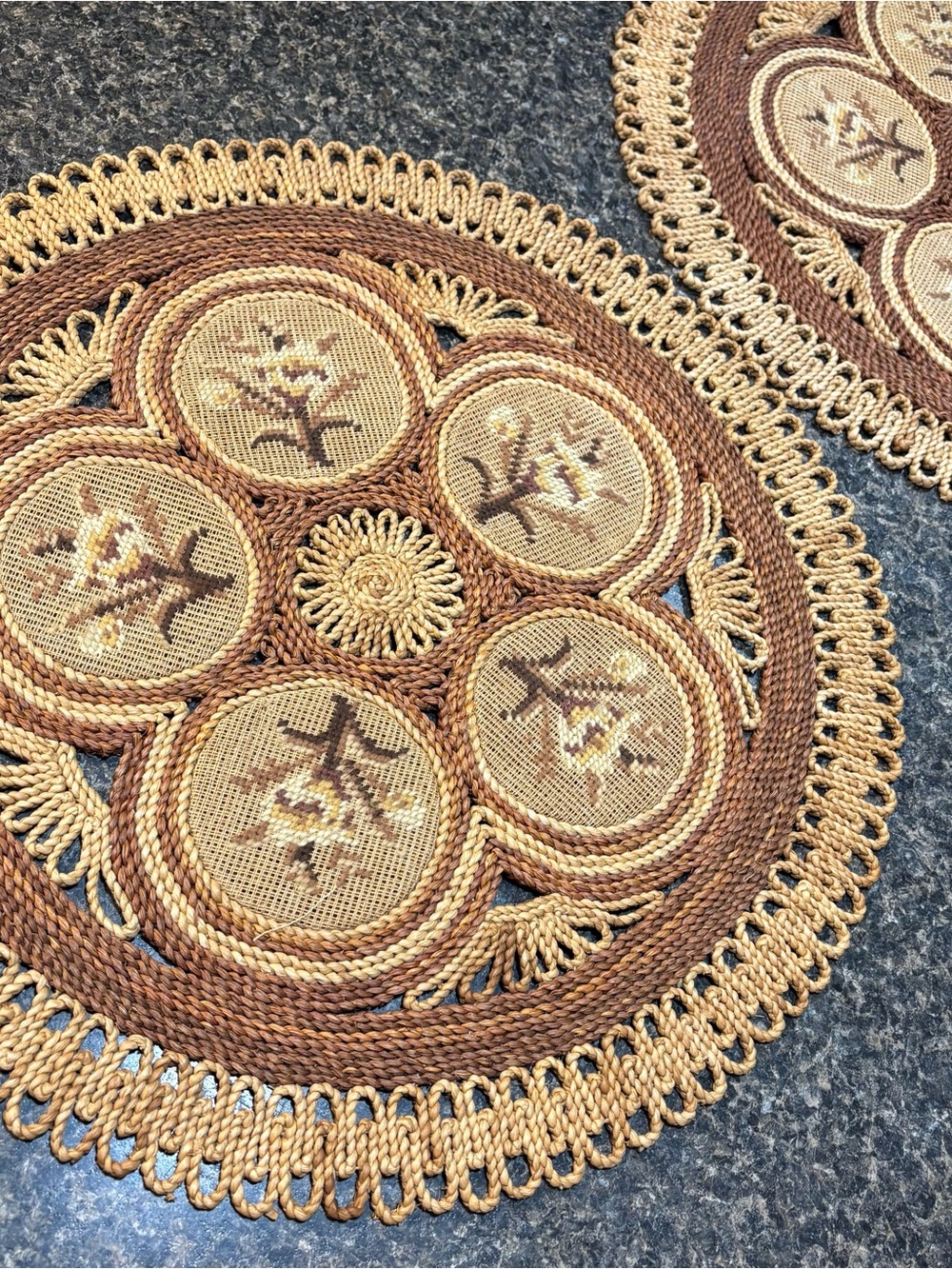 Vtg 70’s Handwoven Raffia Needlepoint Floral Placemats Made In Republic Of China